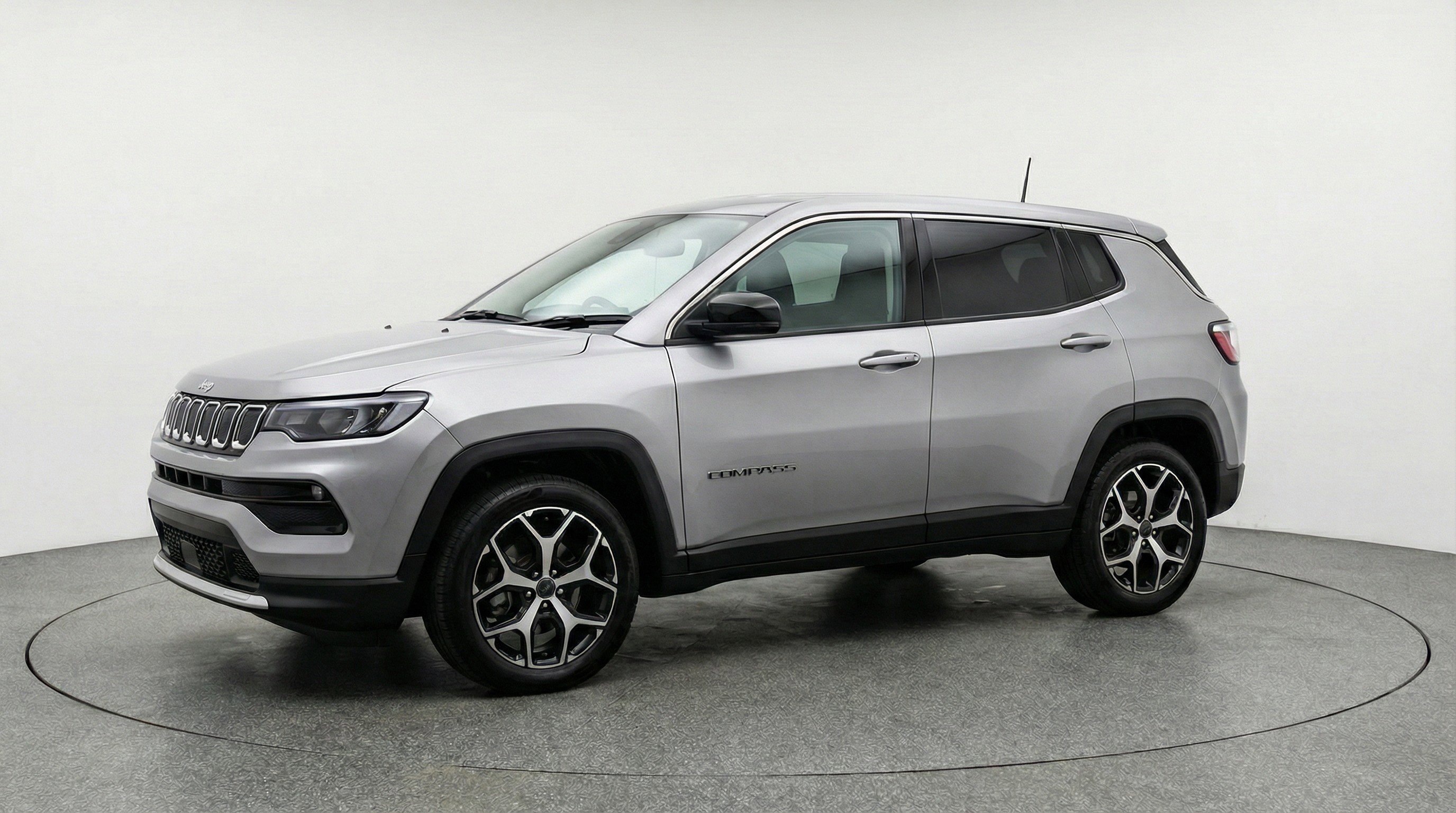 Used 2025 Jeep Compass Limited AWD/4WD image 3