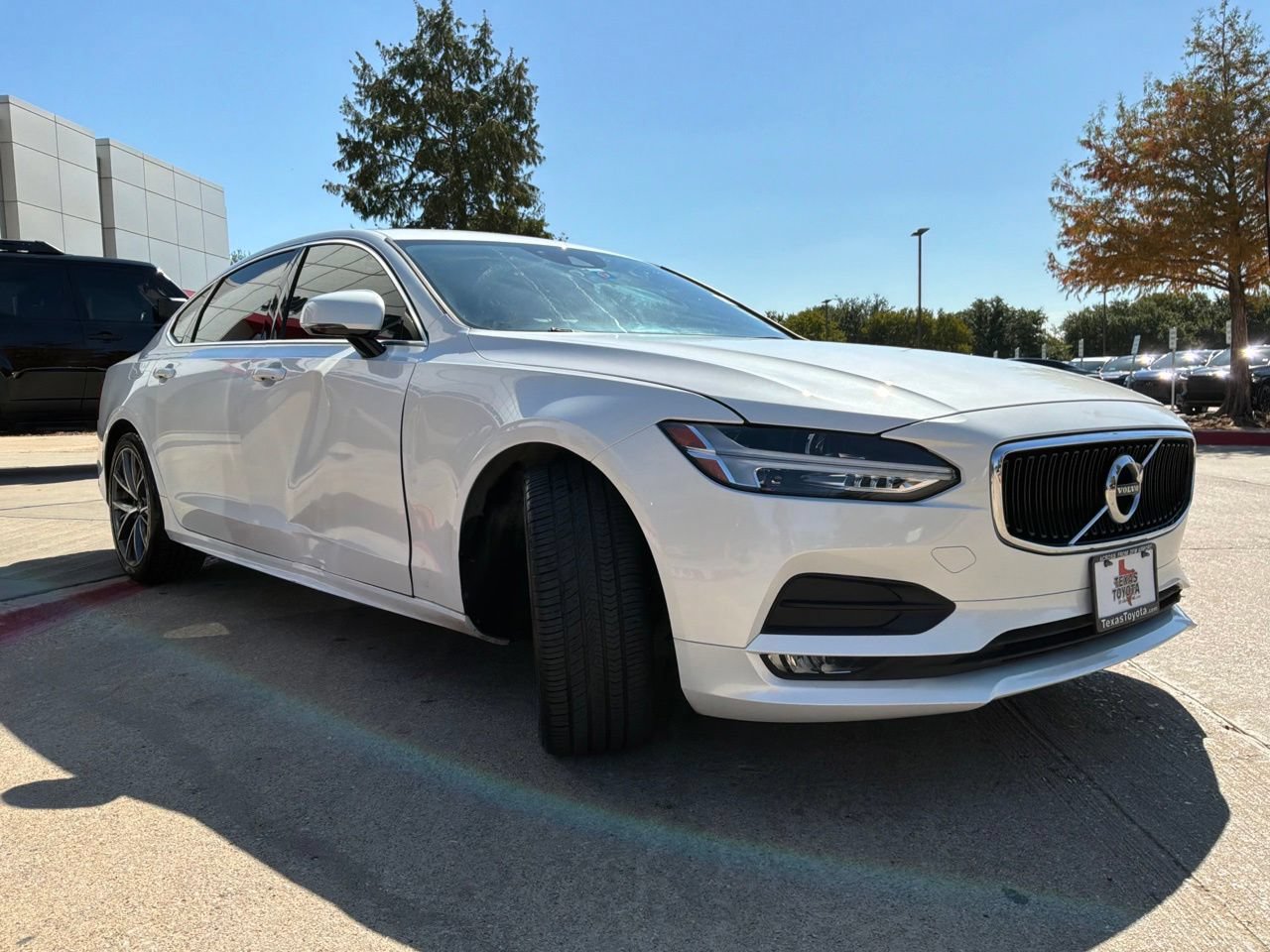 Used 2019 Volvo S90 T6 Momentum AWD/4WD image 4