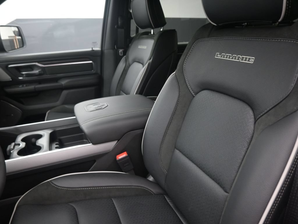 New 2026 RAM 1500 Laramie w/ Night Edition AWD/4WD image 9