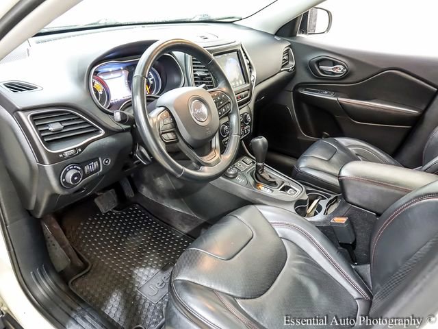 Used 2019 Jeep Cherokee Trailhawk image 9