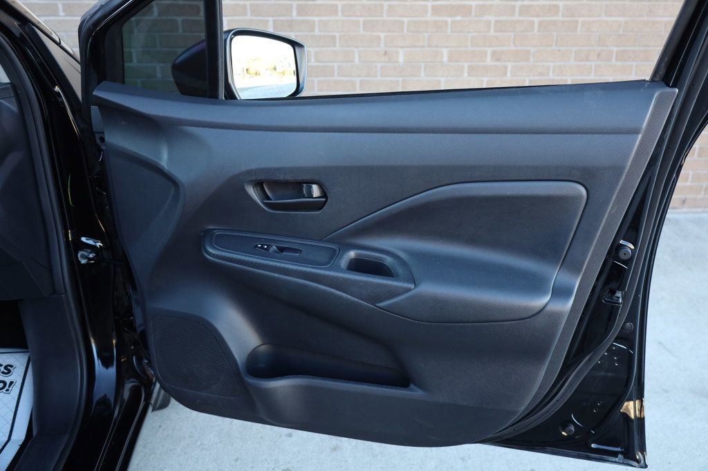 Used 2025 Nissan Versa S w/ Trunk Package image 24