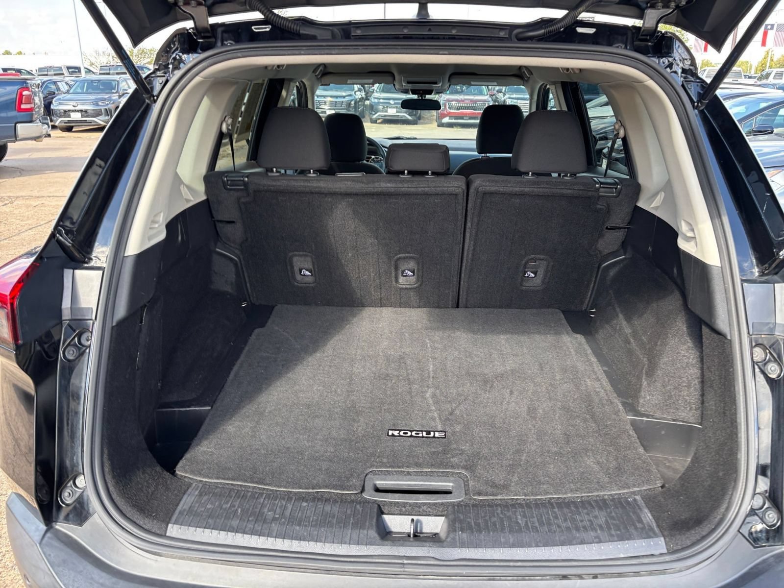 Used 2023 Nissan Rogue S FWD image 29
