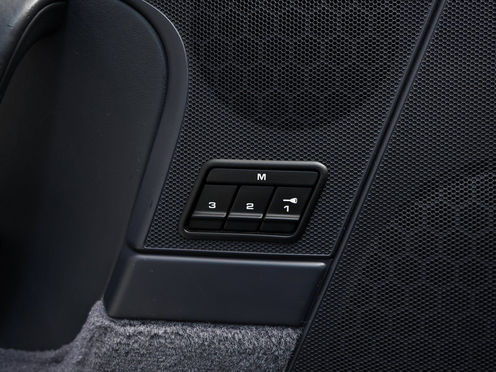 Used 2011 Porsche 911 Turbo S image 33