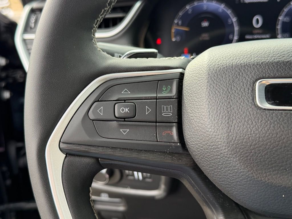 Used 2024 Jeep Grand Cherokee Altitude image 19