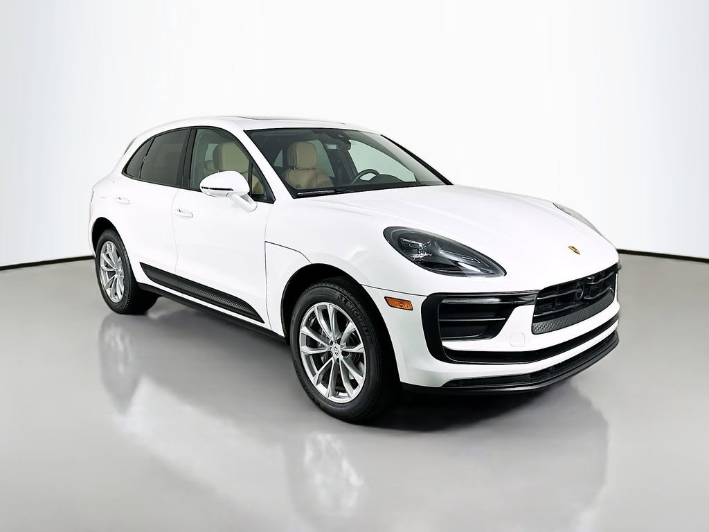 Used 2025 Porsche Macan image 7
