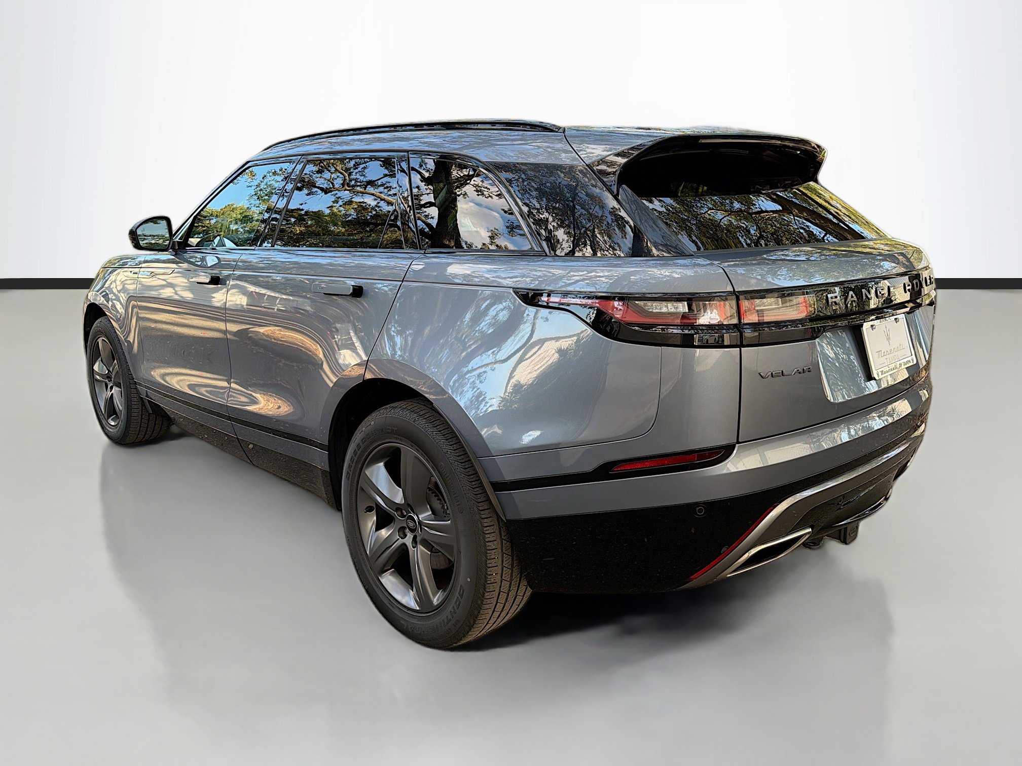 Used 2022 Land Rover Range Rover Velar R-Dynamic S image 5