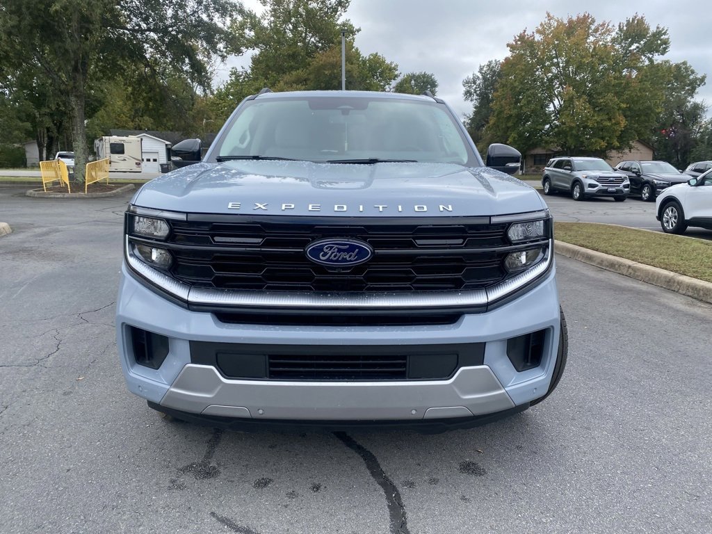 New 2025 Ford Expedition Platinum image 2