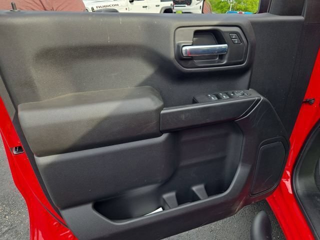 Certified 2025 Chevrolet Silverado 1500 Custom w/ Turbomax Blackout Package AWD/4WD image 30