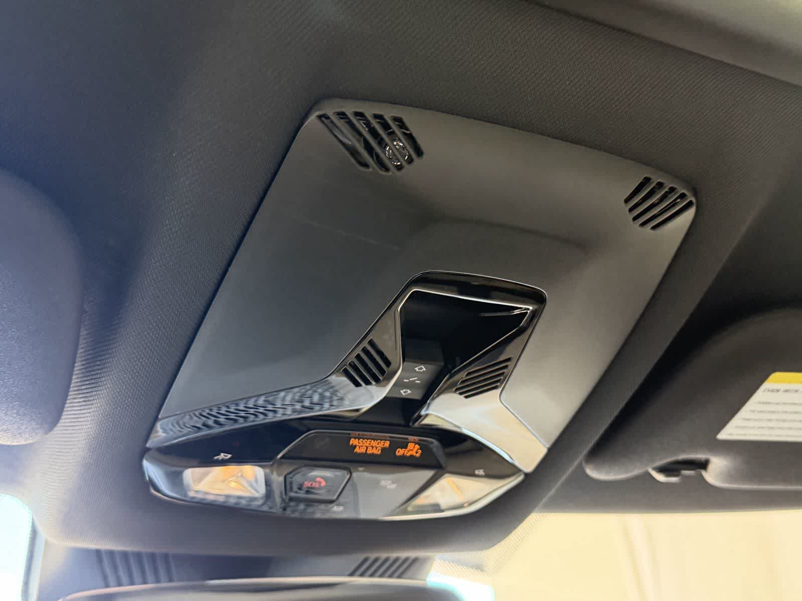 Used 2025 MINI Cooper 2-Door Hardtop FWD image 18