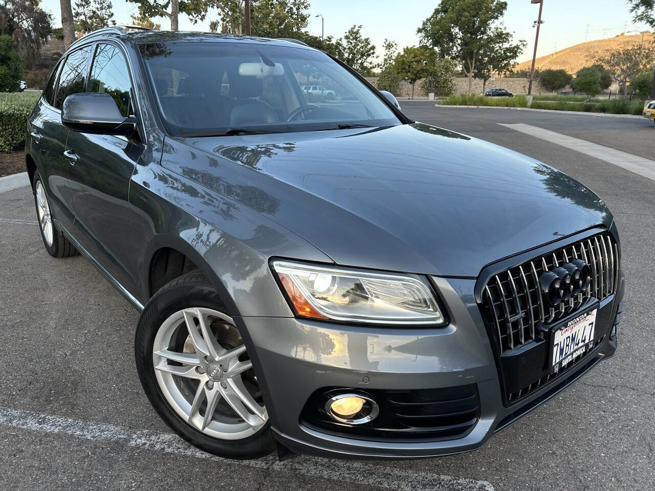 Used 2017 Audi Q5 2.0T Premium Plus w/ Technology Package image 4