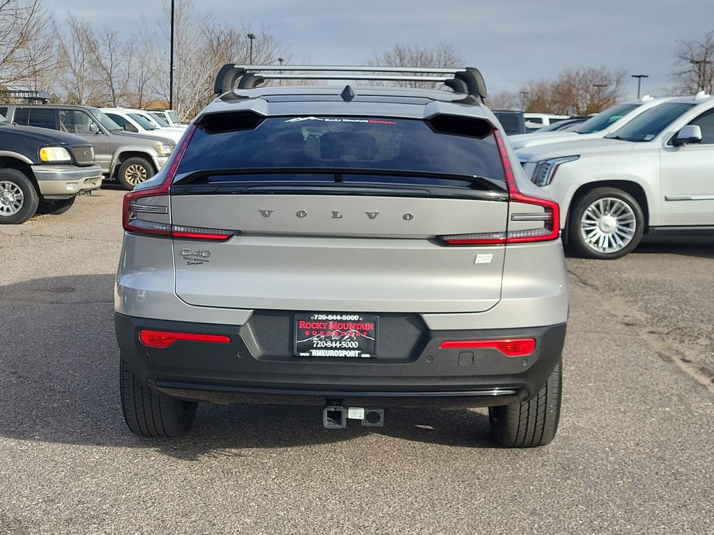Used 2023 Volvo C40 Recharge Core image 5