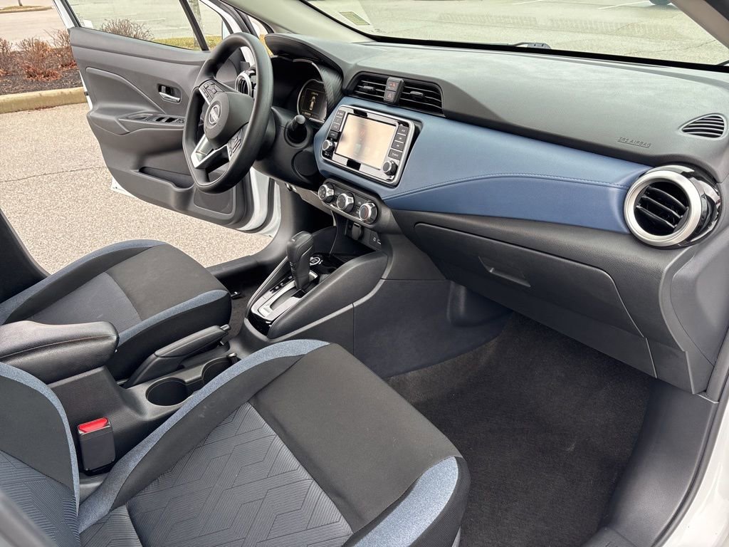 Used 2025 Nissan Versa SV image 13