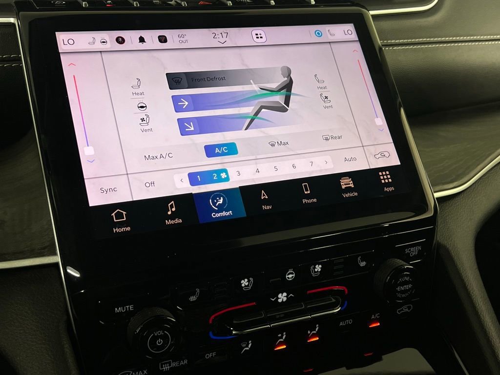 Used 2023 Jeep Grand Cherokee Limited w/ Luxury Tech Group II image 20