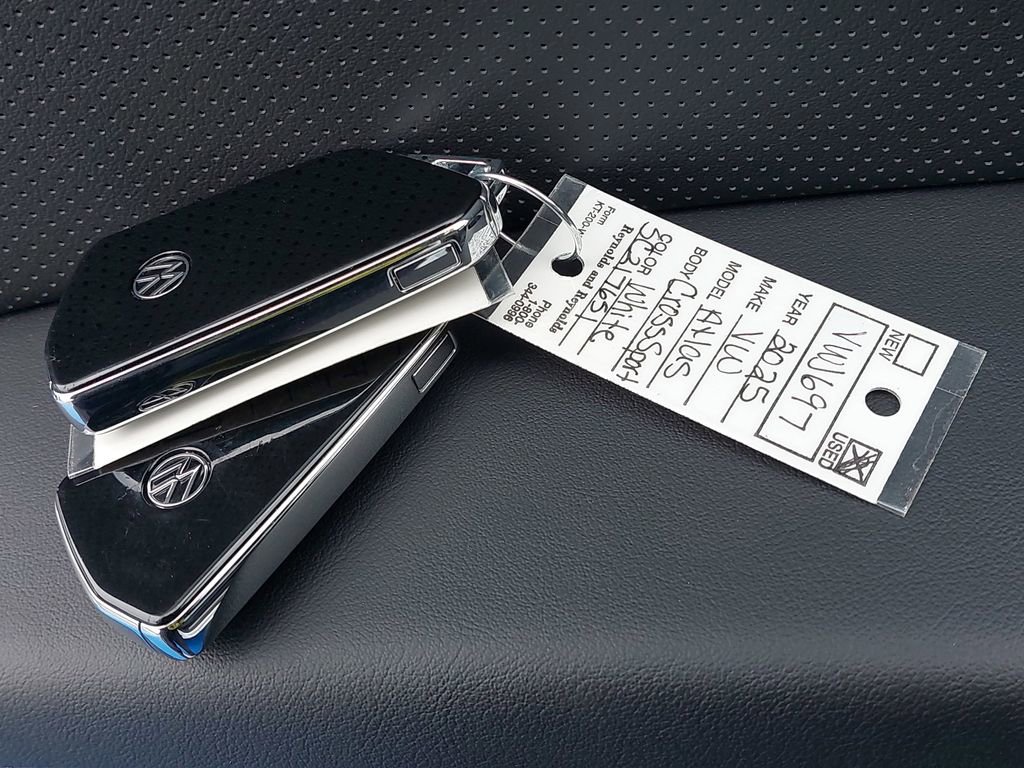 Used 2025 Volkswagen Atlas Cross Sport SE image 36