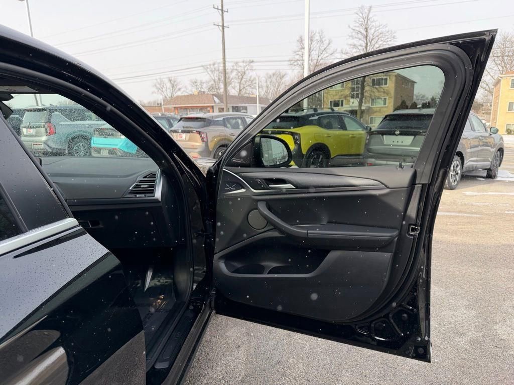 Used 2023 BMW X4 xDrive30i w/ Premium Package image 27