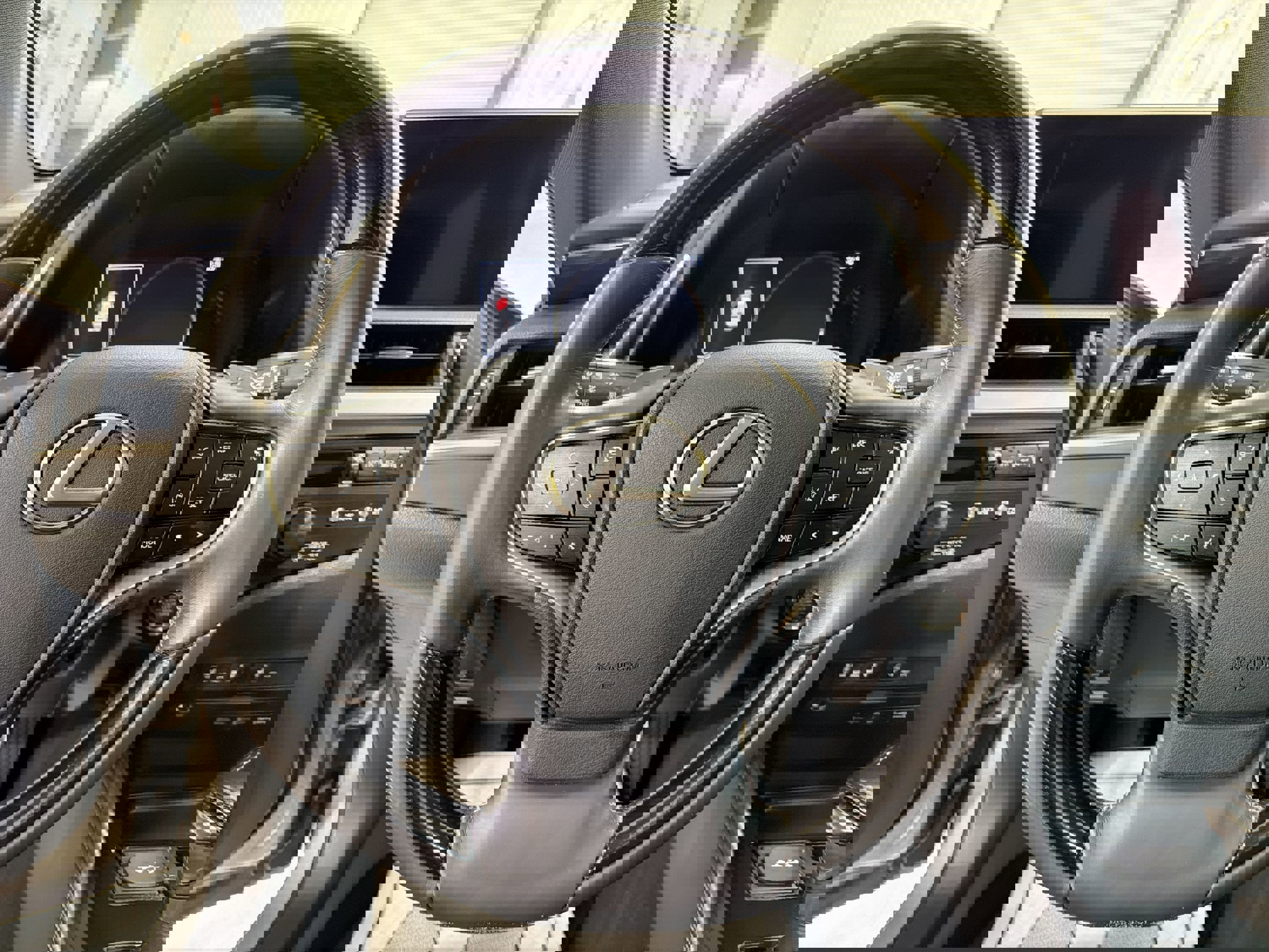 Used 2019 Lexus ES 350 w/ Ultra Luxury Package image 13