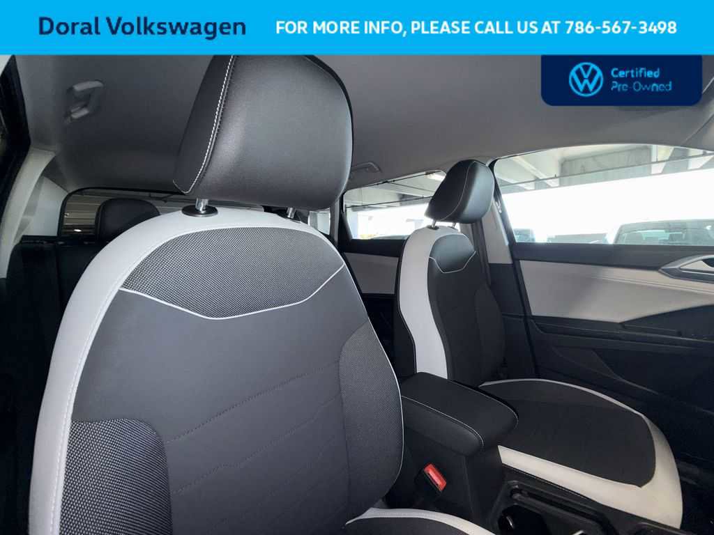 Used 2025 Volkswagen Taos SE FWD image 27