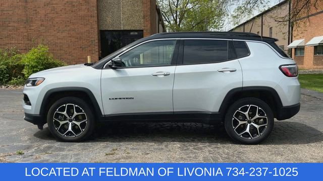 Used 2025 Jeep Compass Limited AWD/4WD image 5