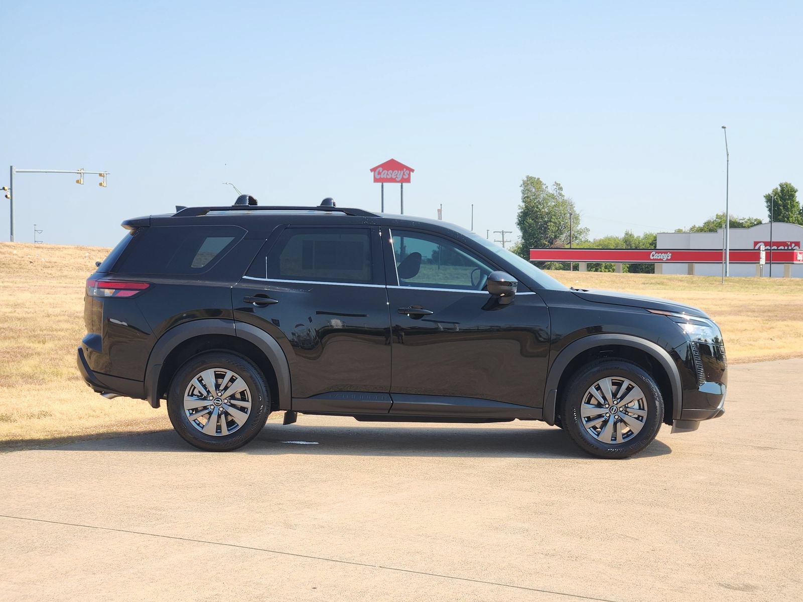New 2026 Nissan Pathfinder SV AWD/4WD image 7