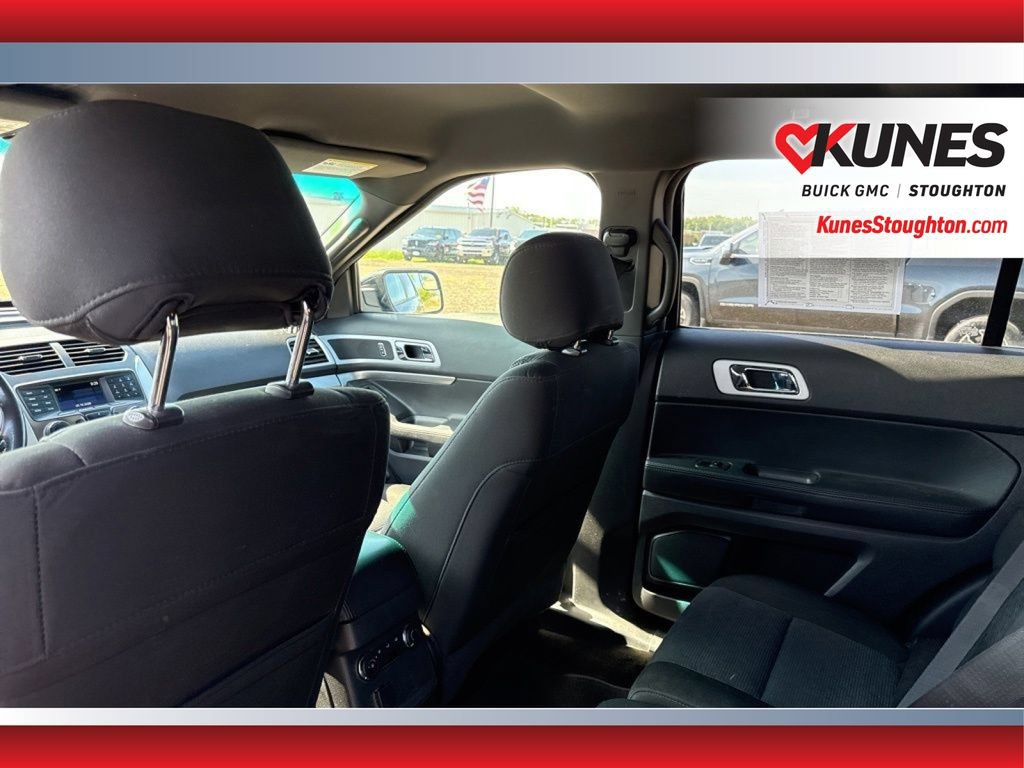 Used 2015 Ford Explorer XLT AWD/4WD image 35