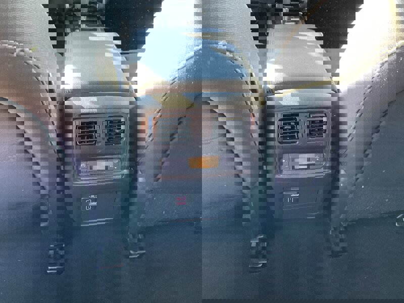 Used 2018 Nissan Pathfinder S image 16