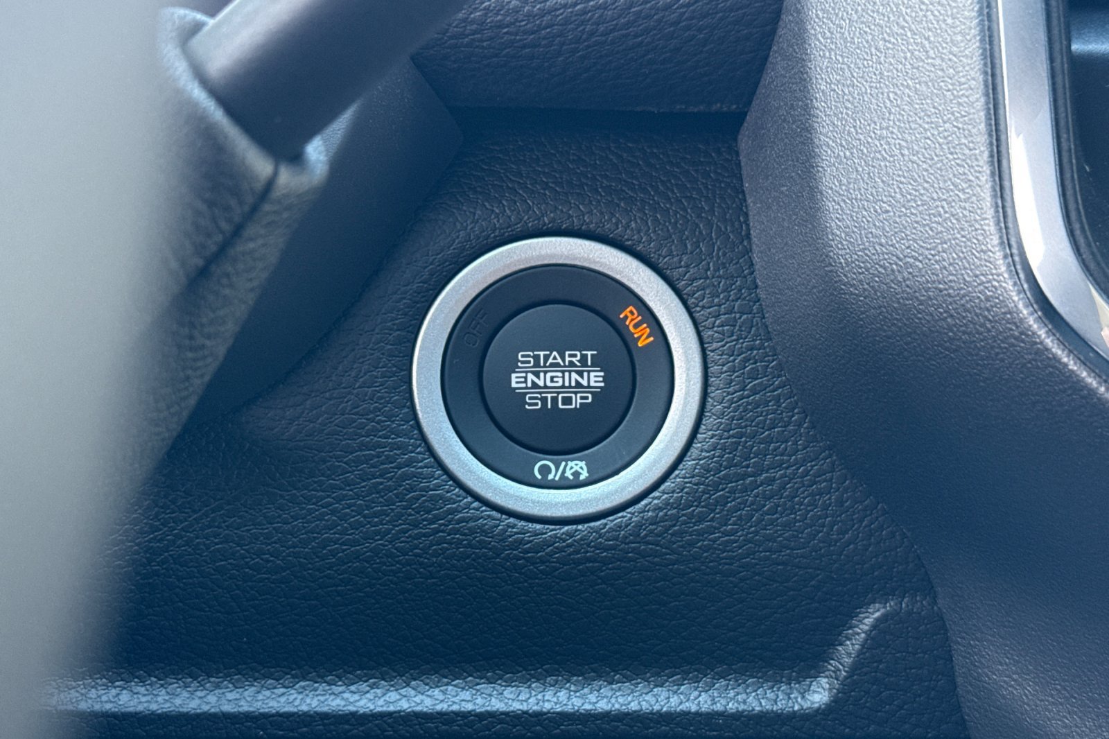 New 2026 RAM 3500 Laramie AWD/4WD image 23