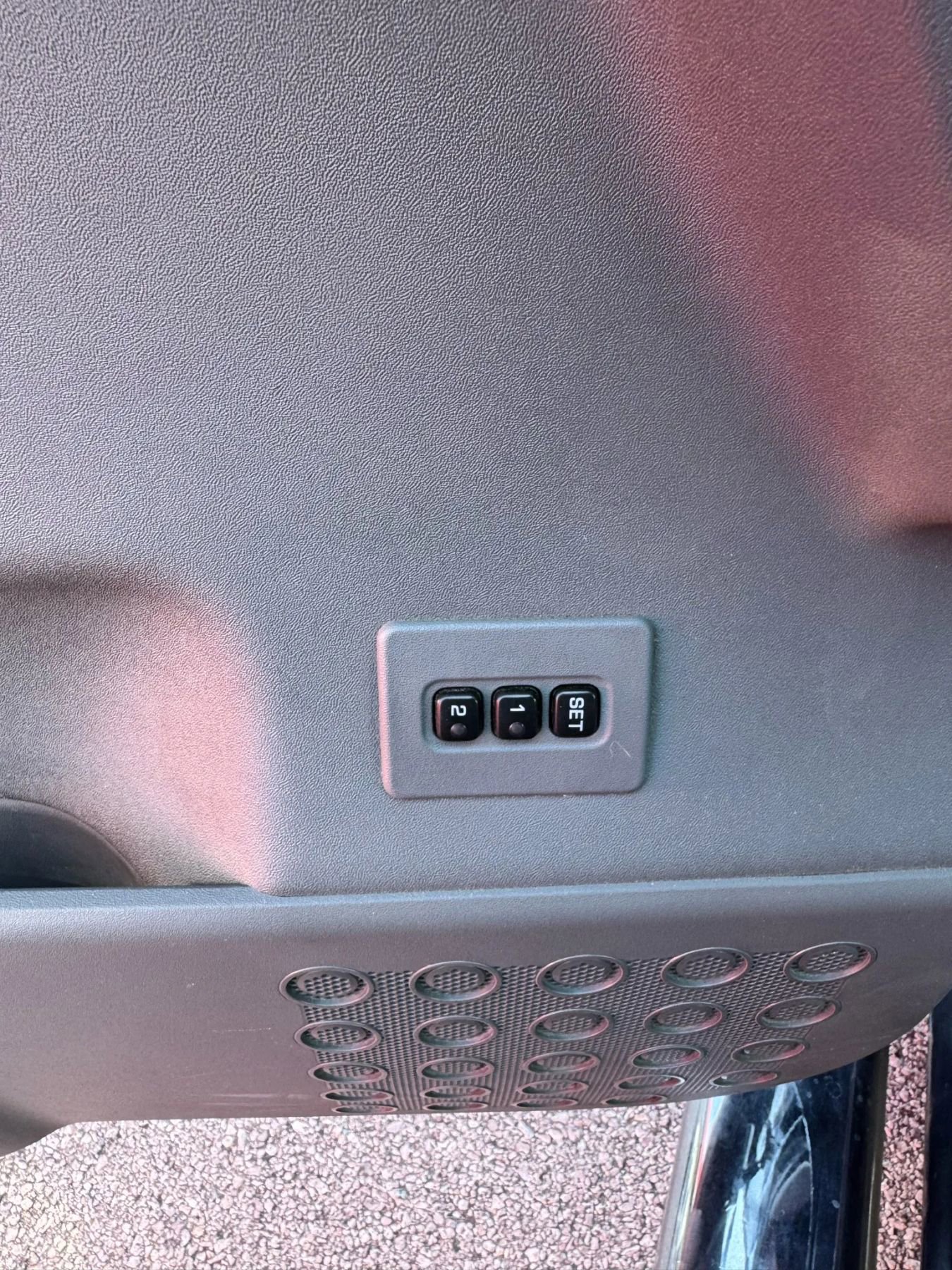 Used 2007 Nissan Titan LE image 37