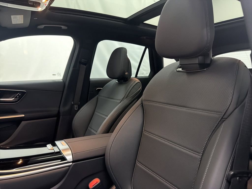 New 2026 Mercedes-Benz GLC 300 image 13