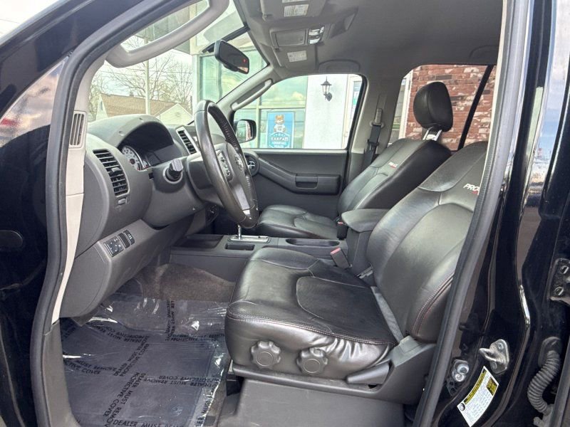 Used 2012 Nissan Xterra PRO-4X w/ Pro-4x Leather Pkg image 11