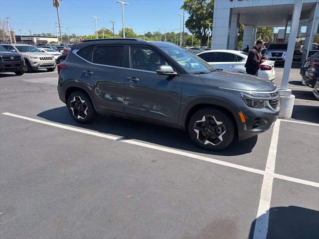 Used 2024 Kia Seltos EX image 7