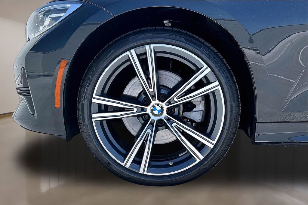 Used 2022 BMW 330i Sedan w/ Premium Package 2 RWD image 32