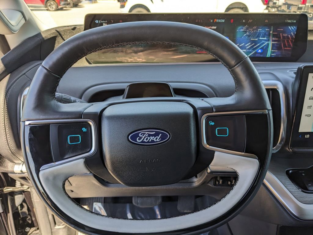 Used 2025 Ford Expedition Max Platinum image 32