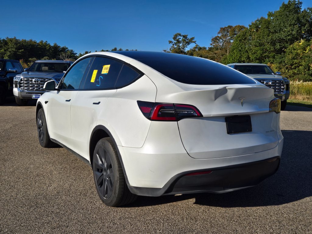 Used 2024 Tesla Model Y Long Range AWD/4WD image 3