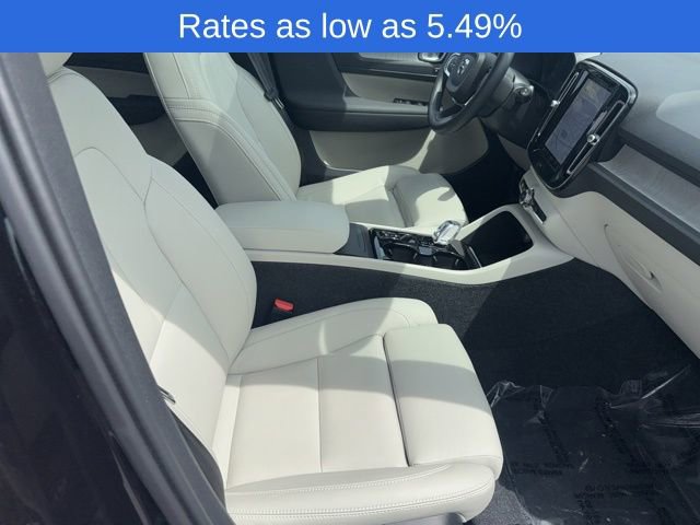 Used 2025 Volvo XC40 B5 Plus w/ Climate Package image 6