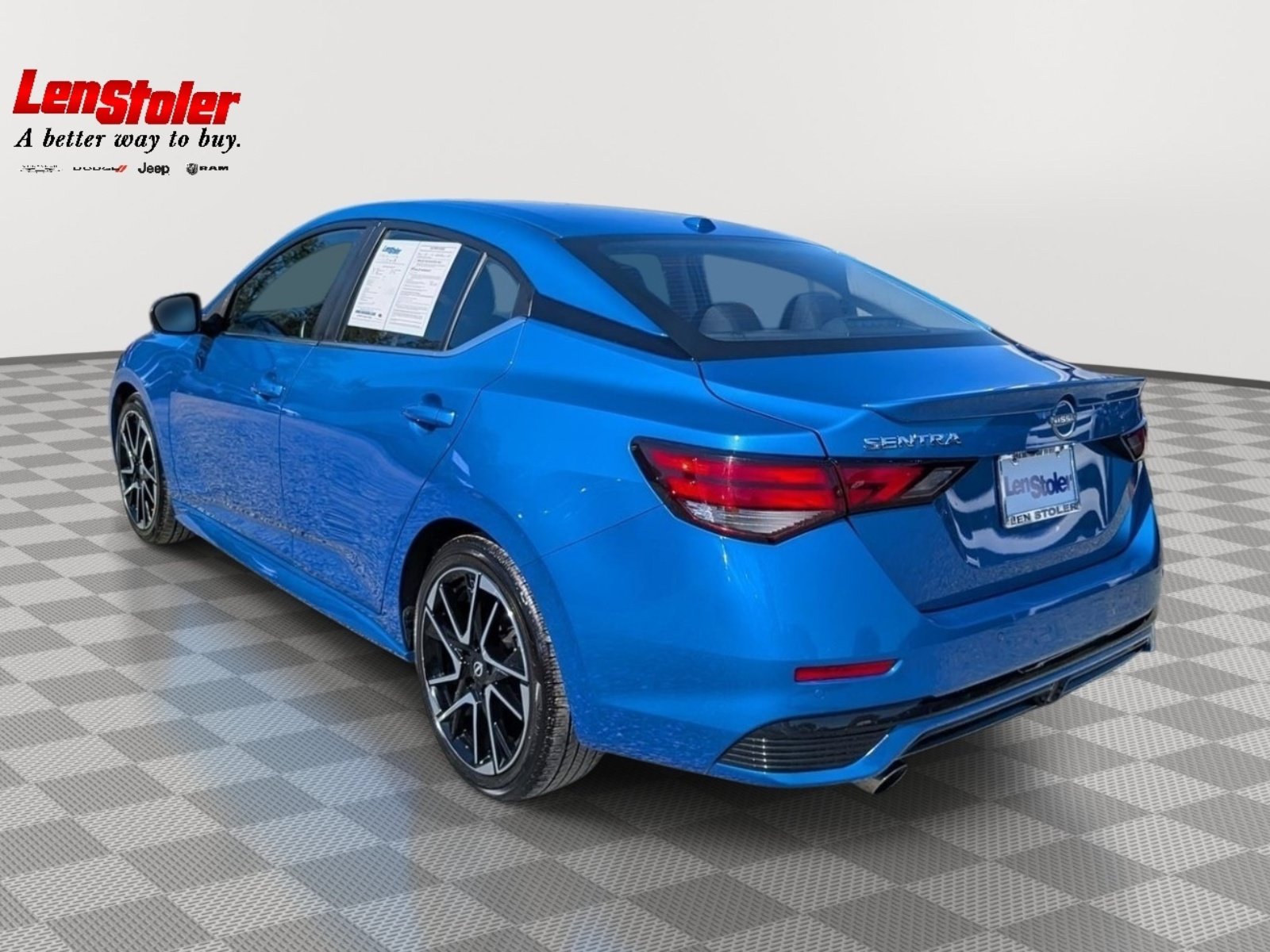 Used 2025 Nissan Sentra SR FWD image 3