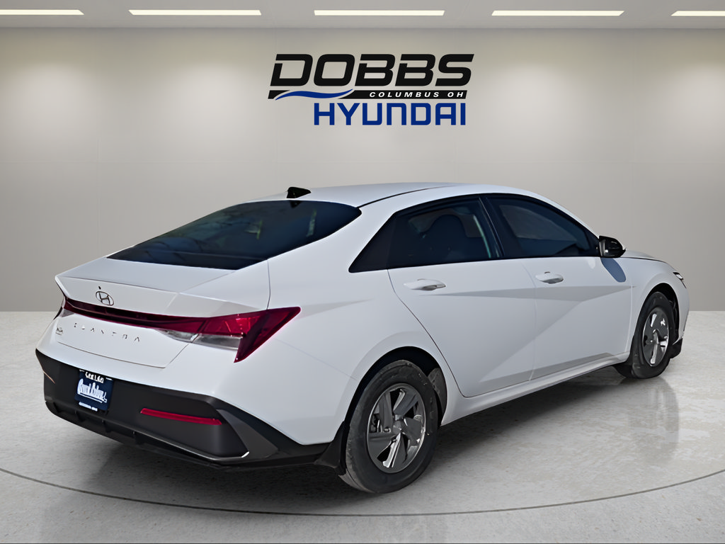 New 2026 Hyundai Elantra SE FWD image 4