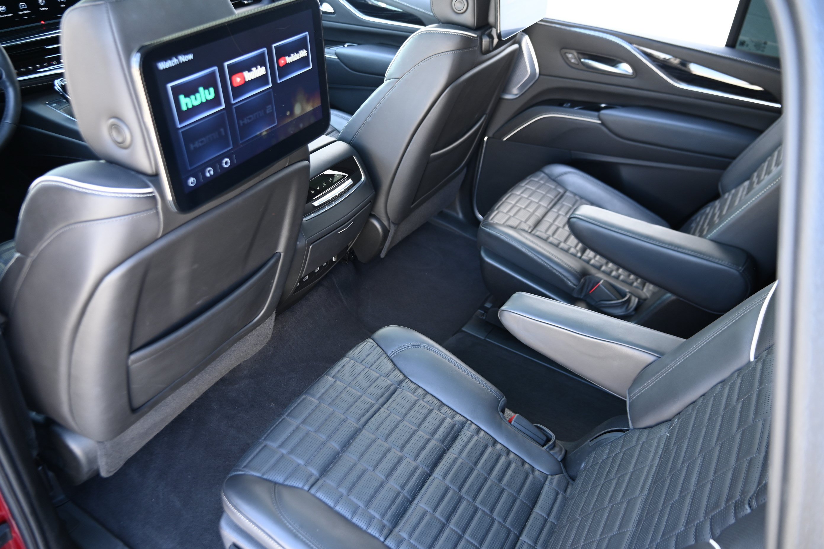 Used 2024 Cadillac Escalade V w/ LPO, ONYX Package AWD/4WD image 13