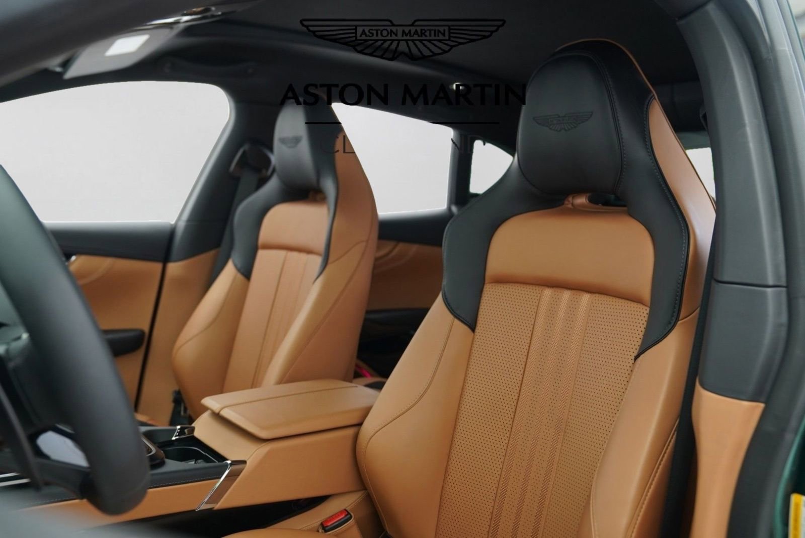 Used 2025 Aston Martin DBX 707 AWD/4WD image 32