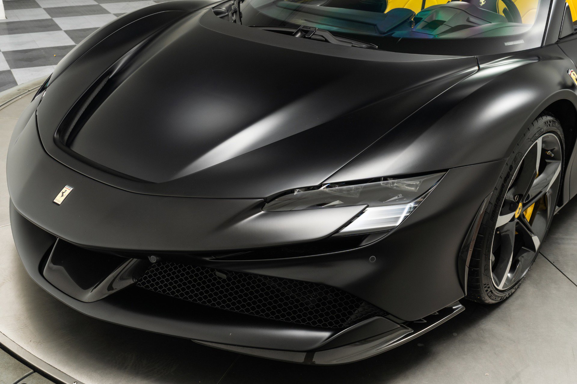 Used 2024 Ferrari SF90 Spider image 34