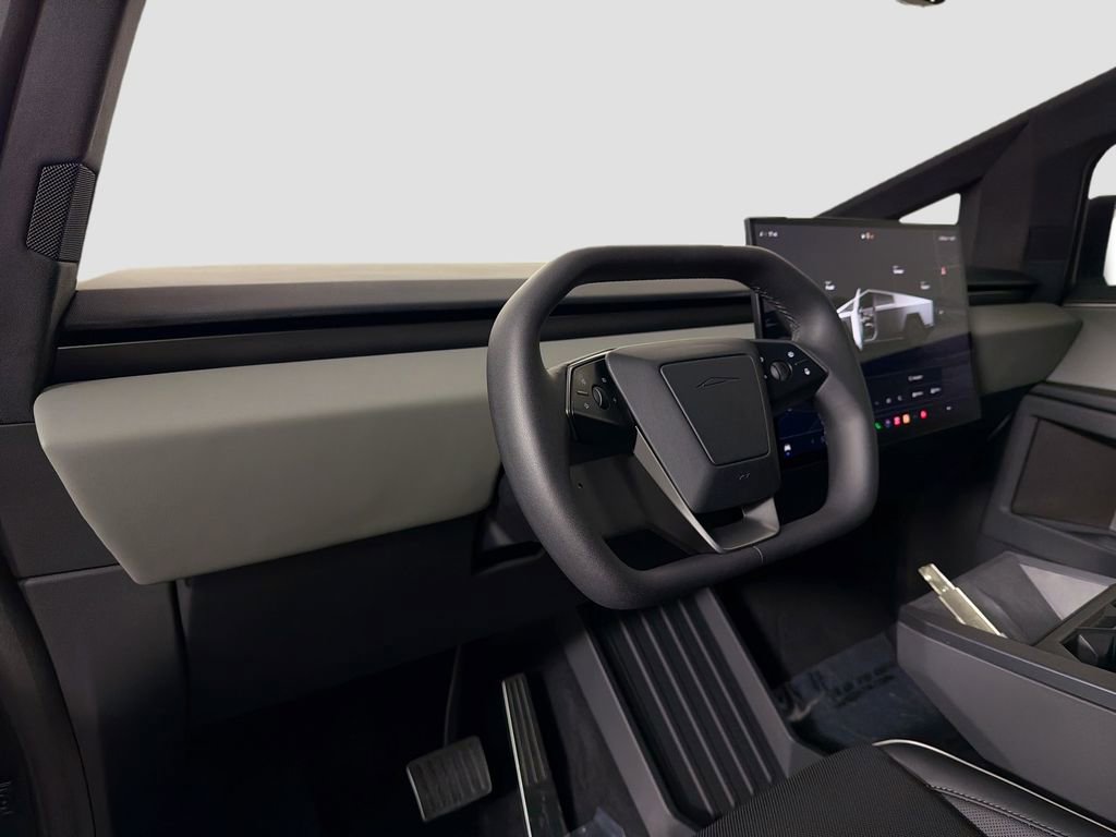 Used 2025 Tesla Cybertruck AWD Crew Cab image 9