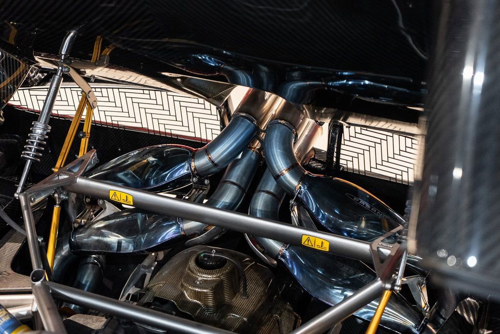 Used 2017 Pagani Huayra image 46