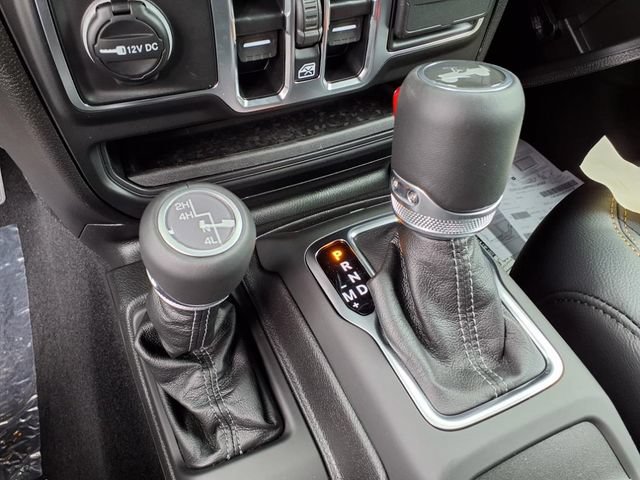 New 2025 Jeep Wrangler Unlimited Sahara AWD/4WD image 17
