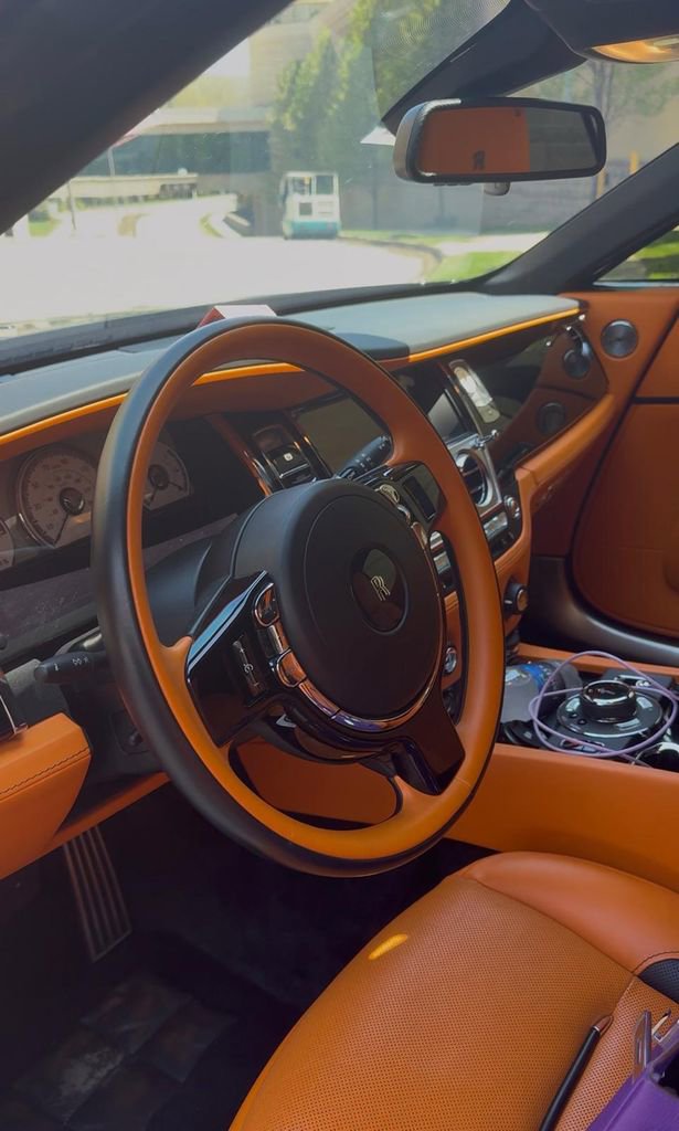 Used 2020 Rolls-Royce Dawn RWD image 5