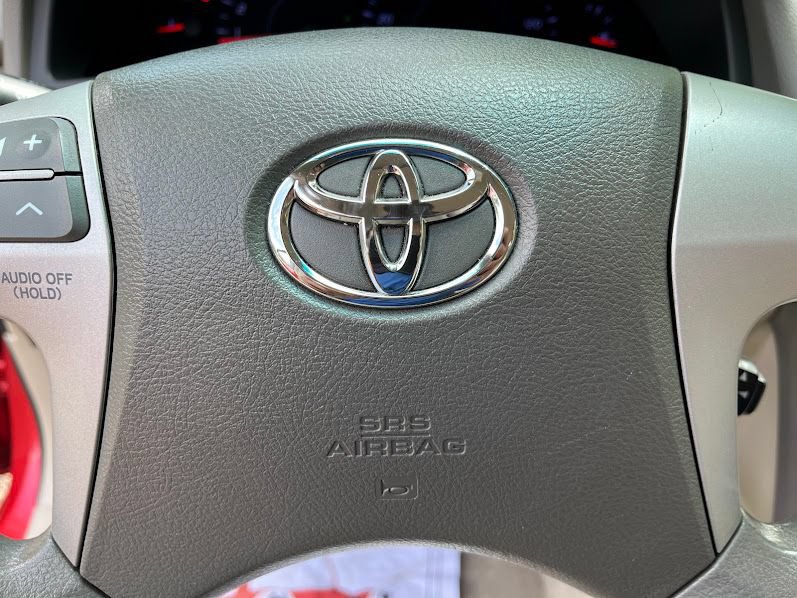Used 2011 Toyota Camry LE FWD image 16