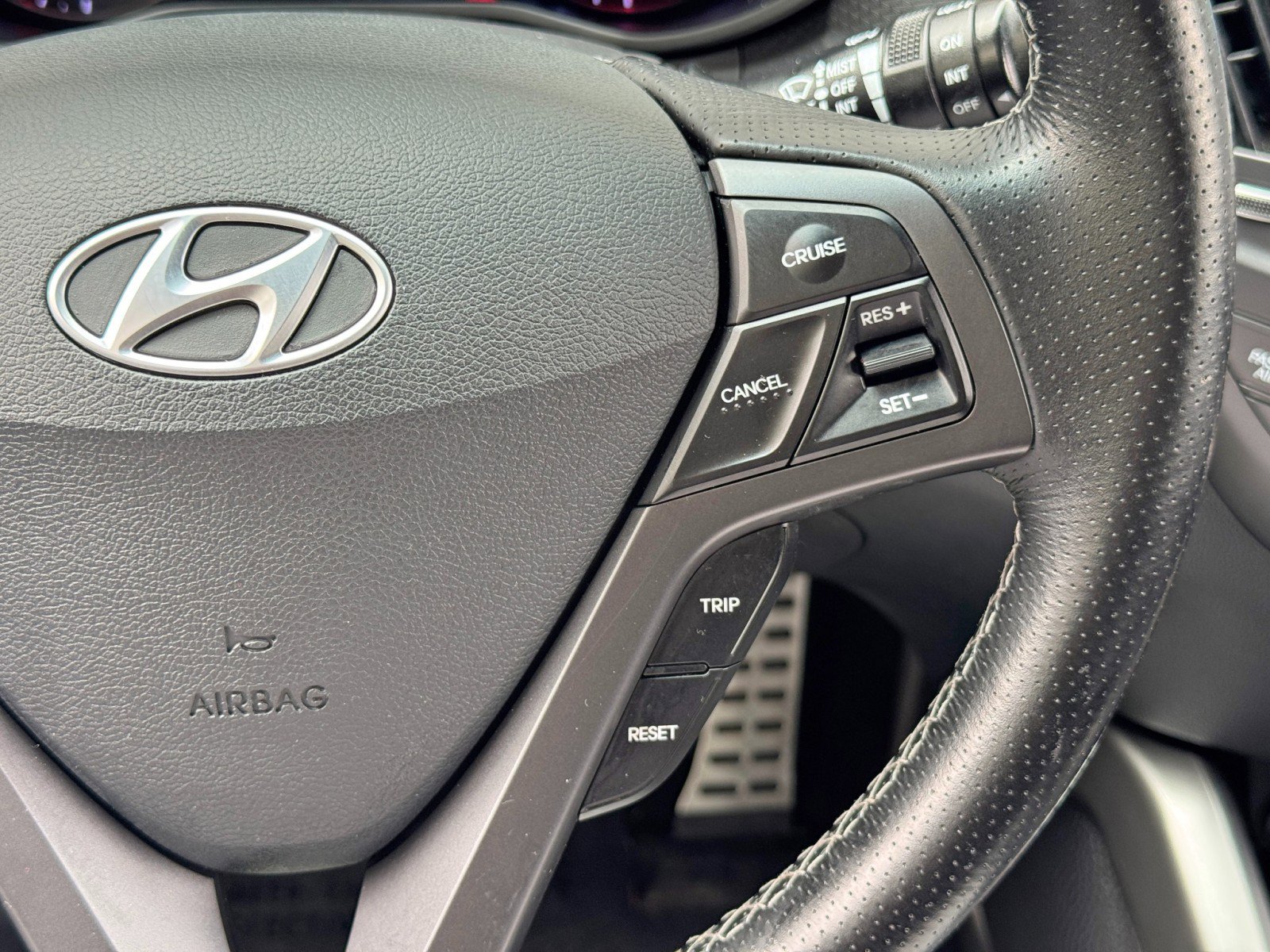 Used 2016 Hyundai Veloster Turbo FWD image 19