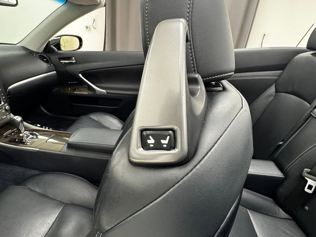 Used 2012 Lexus IS 350C image 38