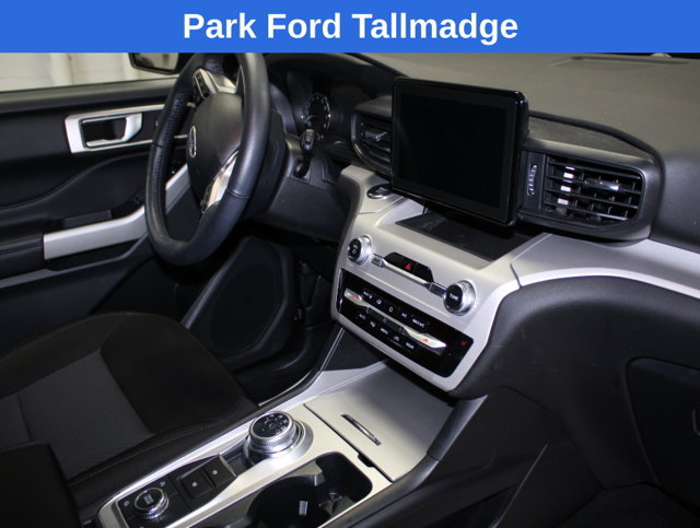 Used 2023 Ford Explorer XLT AWD/4WD image 23