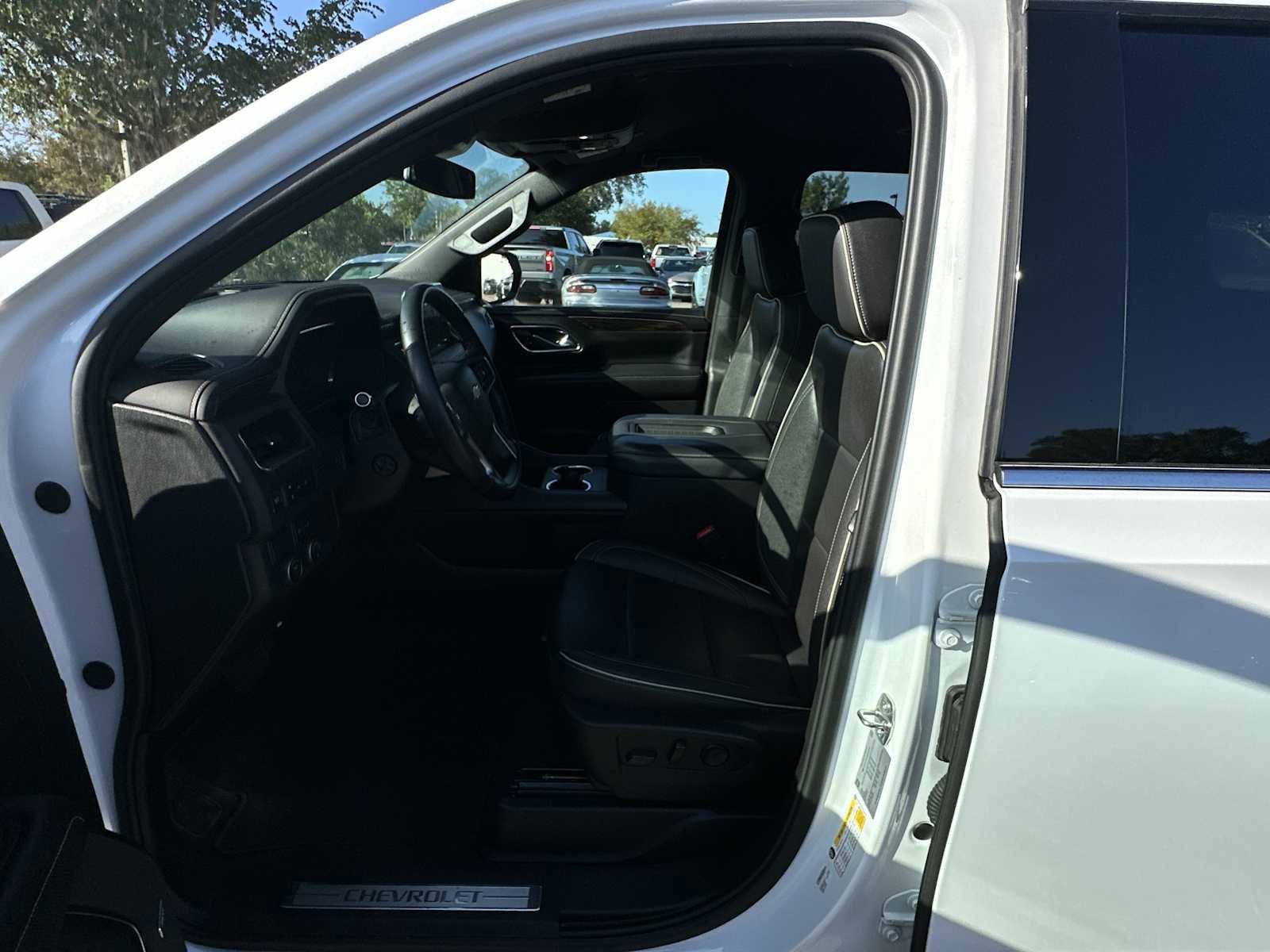 Certified 2024 Chevrolet Suburban Premier image 2