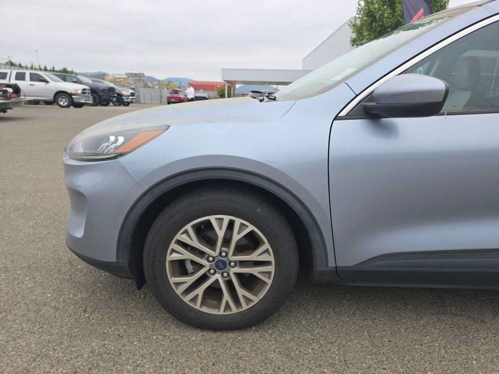 Used 2022 Ford Escape SEL w/ Technology Package FWD image 6