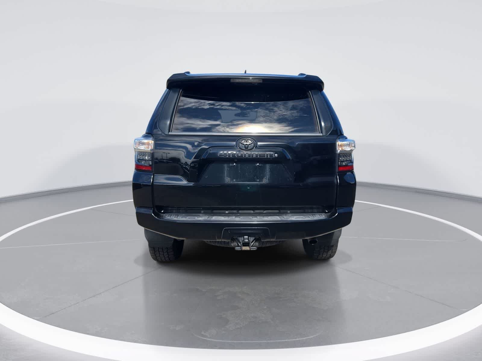 Used 2019 Toyota 4Runner SR5 AWD/4WD image 7